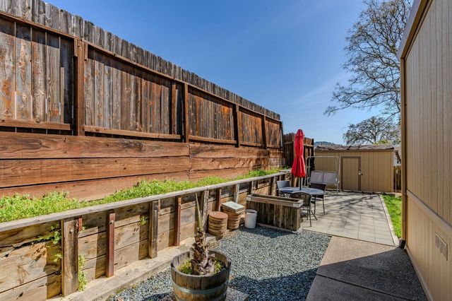 5574 Heritage Dr, Ione, CA 95640