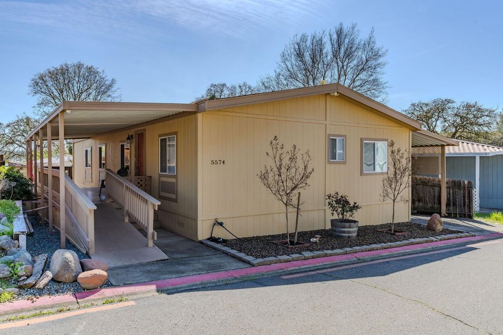 5574 Heritage Dr, Ione, CA 95640