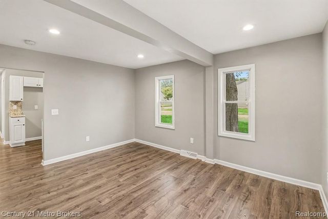 2089 Brady Avenue, Burton, MI 48529