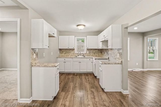 2089 Brady Avenue, Burton, MI 48529
