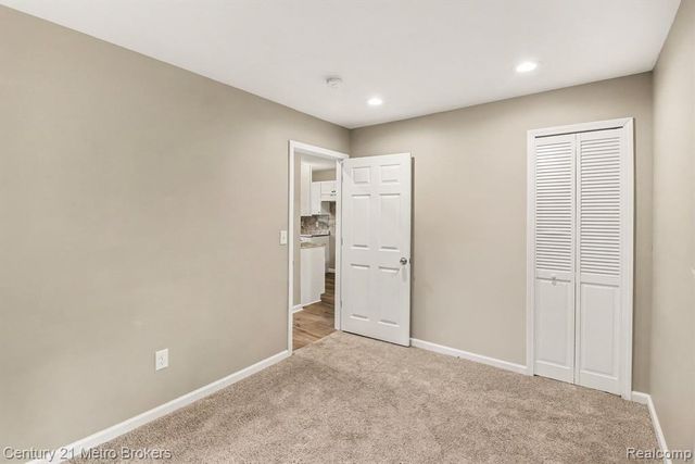 2089 Brady Avenue, Burton, MI 48529