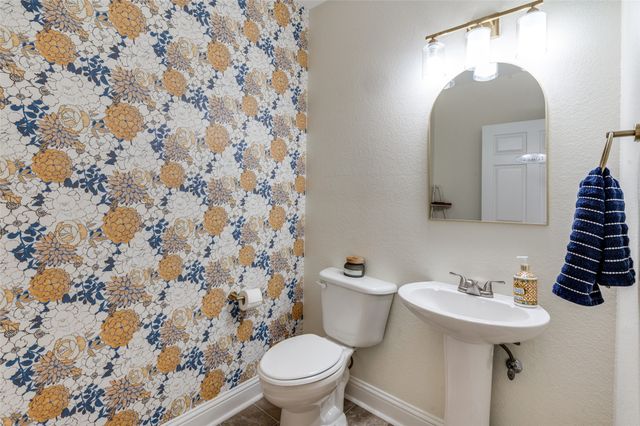 7700 Farm Village Road, Scurry, TX 75158