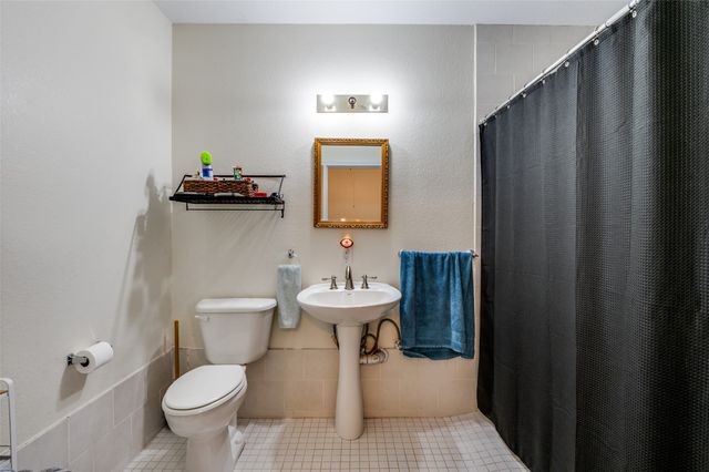 7700 Farm Village Road, Scurry, TX 75158