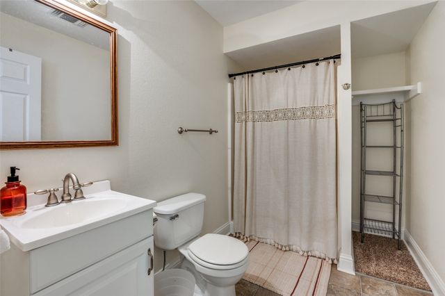 7700 Farm Village Road, Scurry, TX 75158