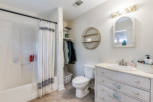 7700 Farm Village Road, Scurry, TX 75158