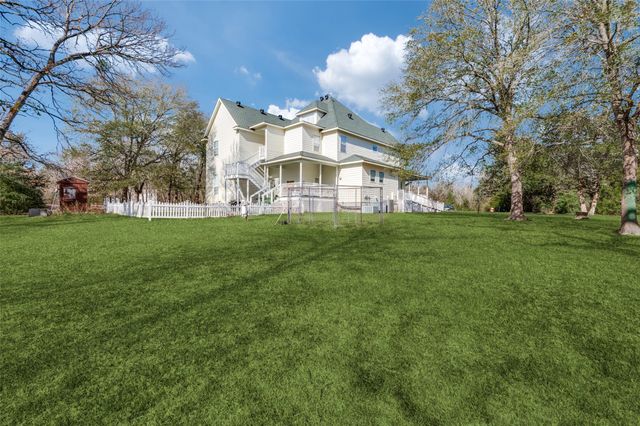 7700 Farm Village Road, Scurry, TX 75158