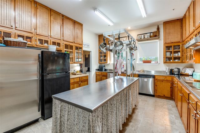 7700 Farm Village Road, Scurry, TX 75158