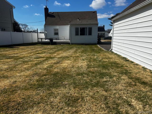 551 Emerson Street, Uniondale, NY 11553