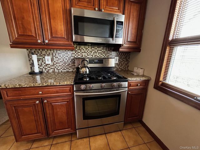 551 Emerson Street, Uniondale, NY 11553