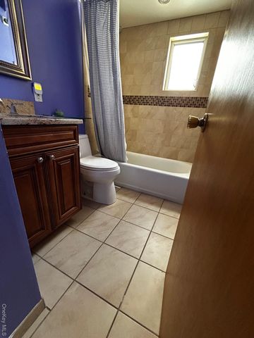 551 Emerson Street, Uniondale, NY 11553