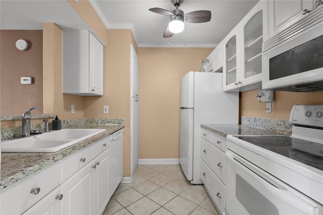 18515 Egret Bay Boulevard 1103, Webster, TX 77058