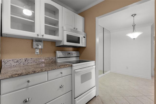 18515 Egret Bay Boulevard 1103, Webster, TX 77058