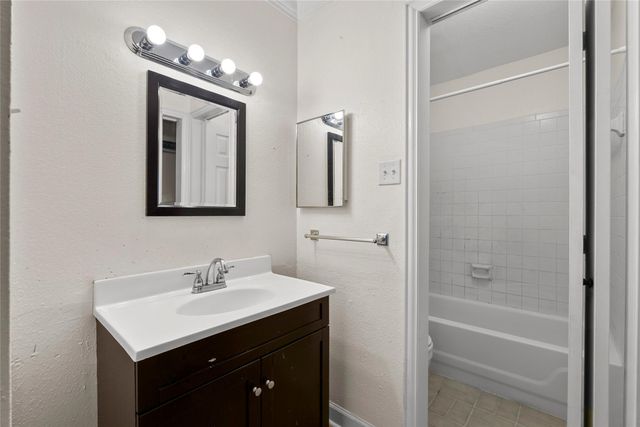 18515 Egret Bay Boulevard 1103, Webster, TX 77058