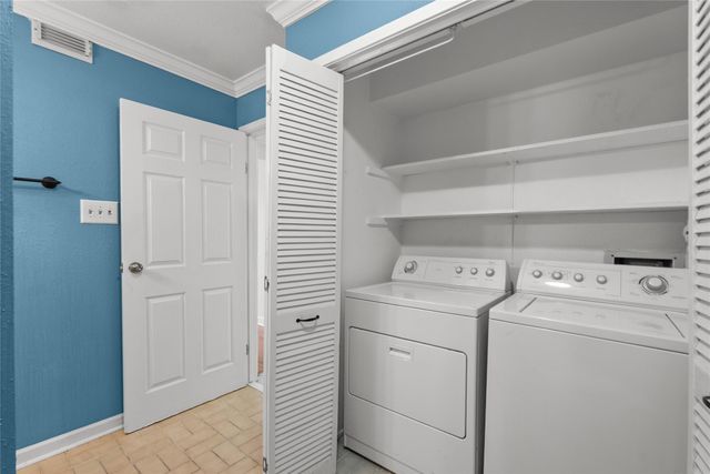 18515 Egret Bay Boulevard 1103, Webster, TX 77058