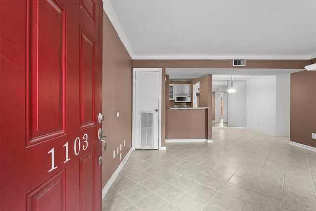 18515 Egret Bay Boulevard 1103, Webster, TX 77058
