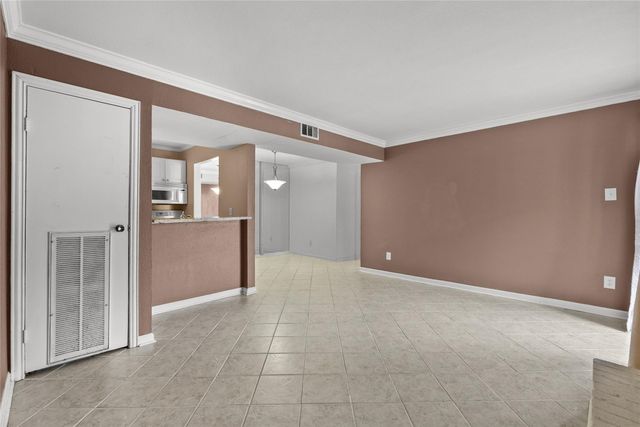 18515 Egret Bay Boulevard 1103, Webster, TX 77058