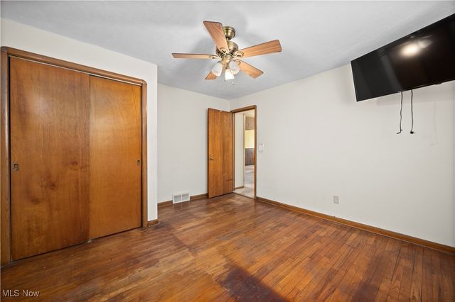 24400 Rosita Lane, North Olmsted, OH 44070