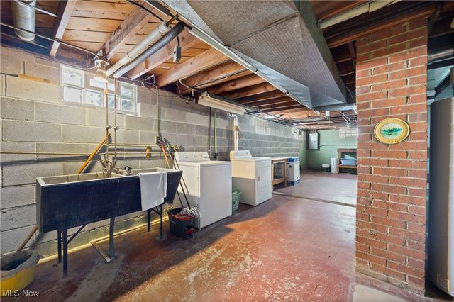 24400 Rosita Lane, North Olmsted, OH 44070