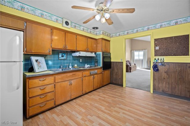 24400 Rosita Lane, North Olmsted, OH 44070