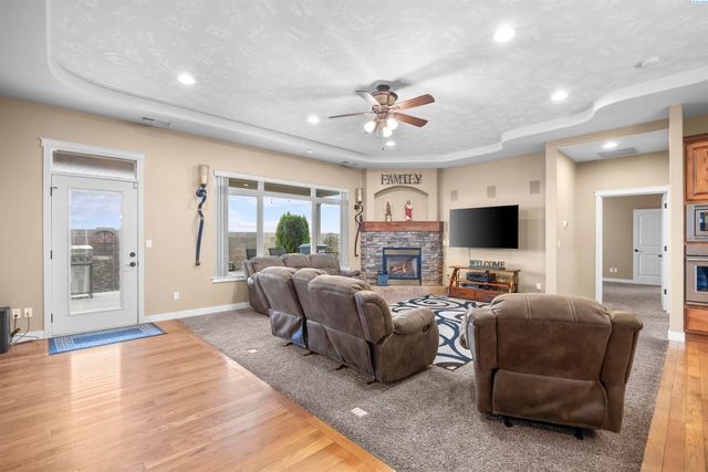 4502 Tamarisk Drive, Pasco, WA 99301