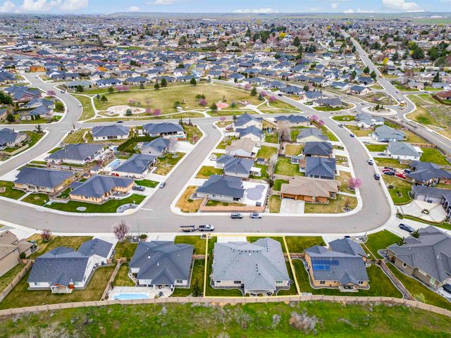 4502 Tamarisk Drive, Pasco, WA 99301