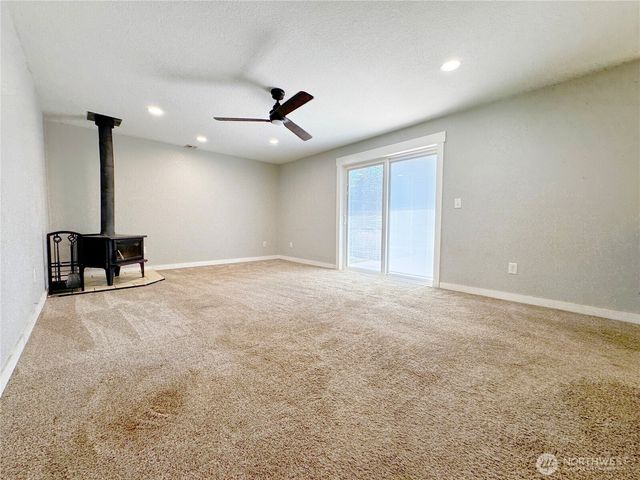 3717 S 316th Street, Auburn, WA 98001
