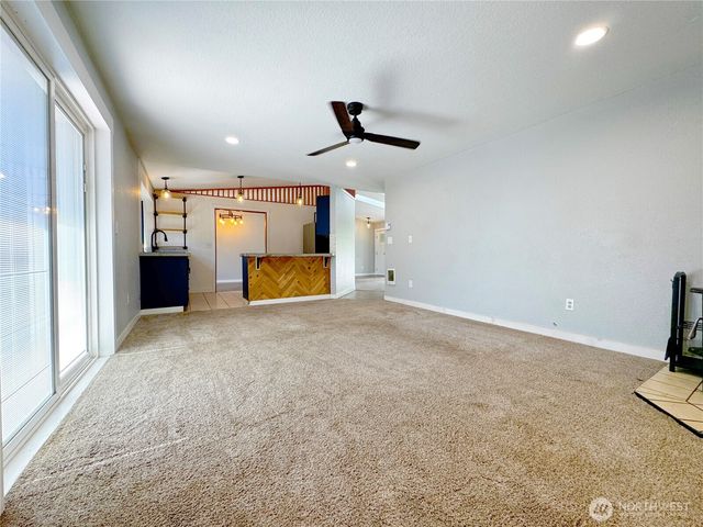 3717 S 316th Street, Auburn, WA 98001