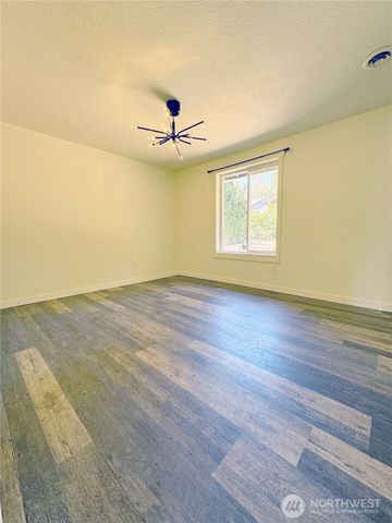3717 S 316th Street, Auburn, WA 98001