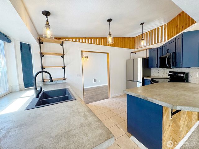 3717 S 316th Street, Auburn, WA 98001