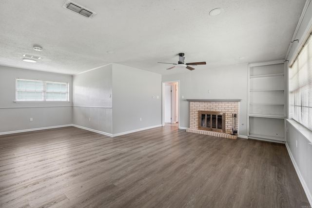 124 Shamrock Drive, Conway, AR 72032