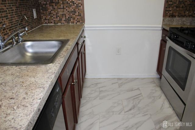 611 Doral Court, Piscataway, NJ 08854