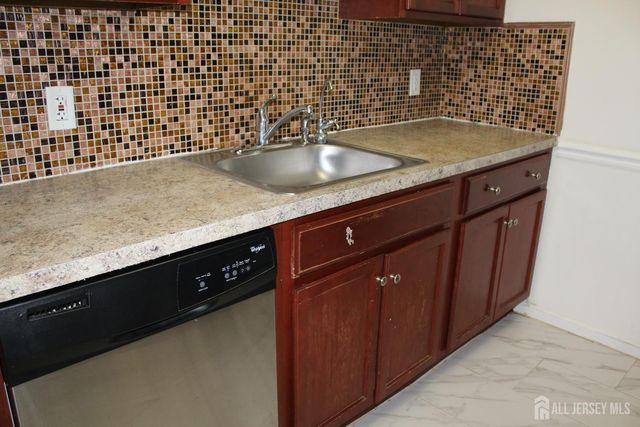 611 Doral Court, Piscataway, NJ 08854
