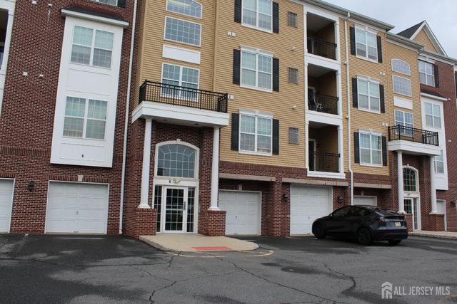 611 Doral Court, Piscataway, NJ 08854