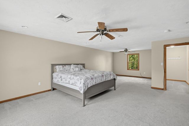 305 Wren St, Taunton, MA 02718