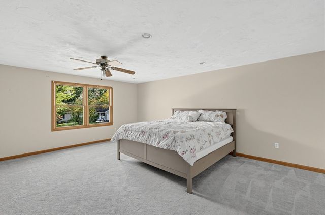 305 Wren St, Taunton, MA 02718