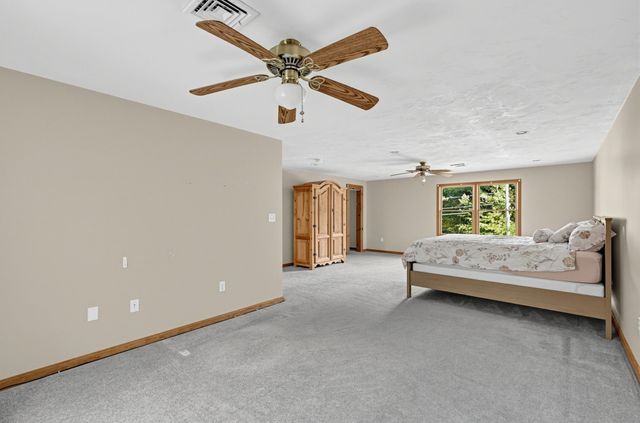 305 Wren St, Taunton, MA 02718