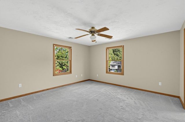 305 Wren St, Taunton, MA 02718
