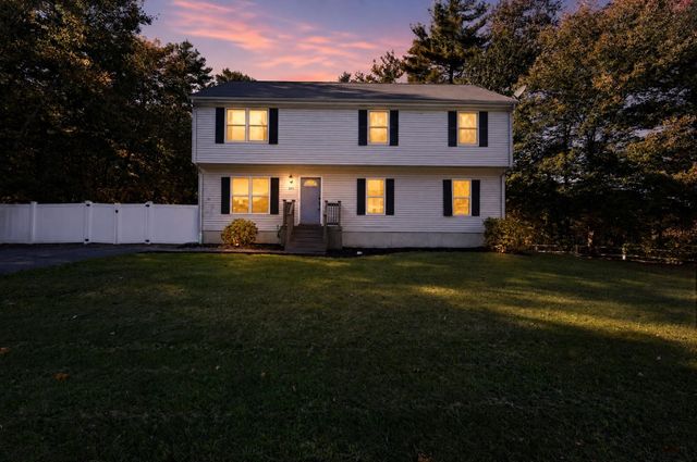 305 Wren St, Taunton, MA 02718