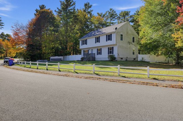 305 Wren St, Taunton, MA 02718