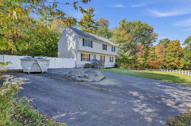 305 Wren St, Taunton, MA 02718