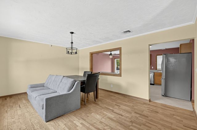 305 Wren St, Taunton, MA 02718
