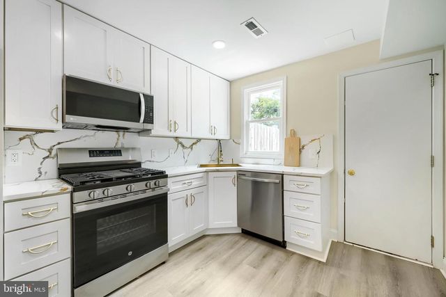 2645 LEHMAN ST, Baltimore, MD 21223