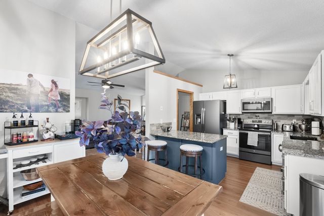 1617 N McRae Ct, Goddard, KS 67052