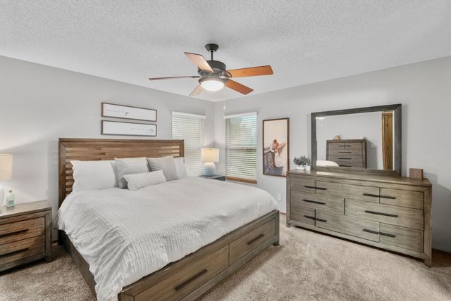 1617 N McRae Ct, Goddard, KS 67052