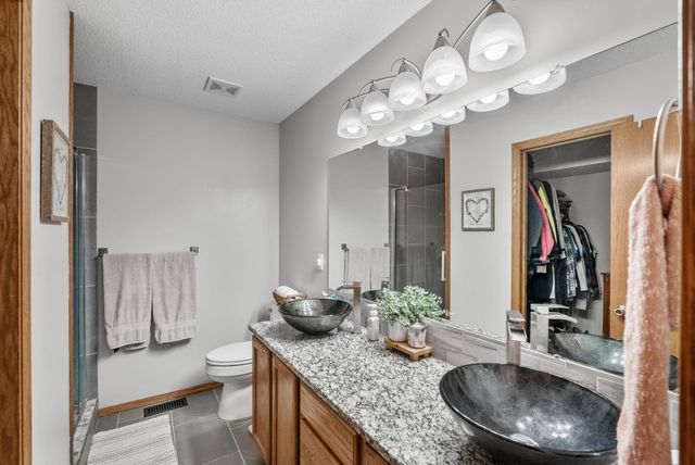 1617 N McRae Ct, Goddard, KS 67052