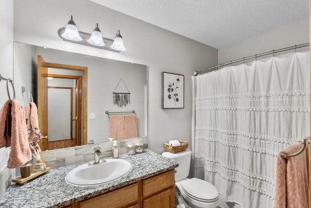 1617 N McRae Ct, Goddard, KS 67052