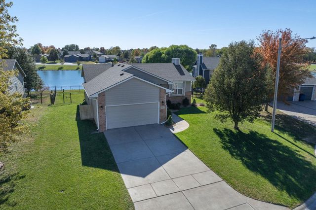 1617 N McRae Ct, Goddard, KS 67052
