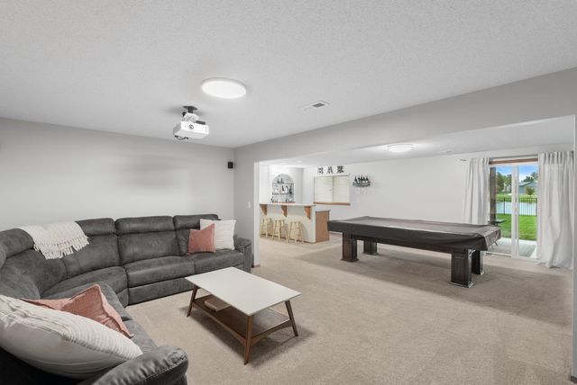 1617 N McRae Ct, Goddard, KS 67052