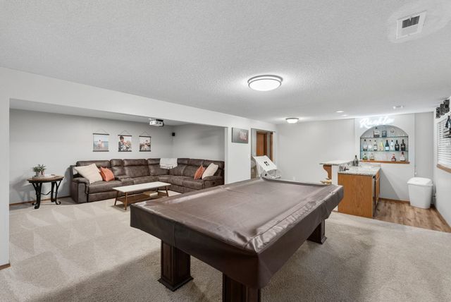 1617 N McRae Ct, Goddard, KS 67052