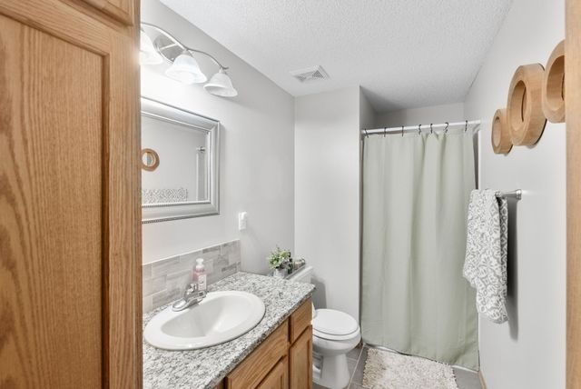 1617 N McRae Ct, Goddard, KS 67052